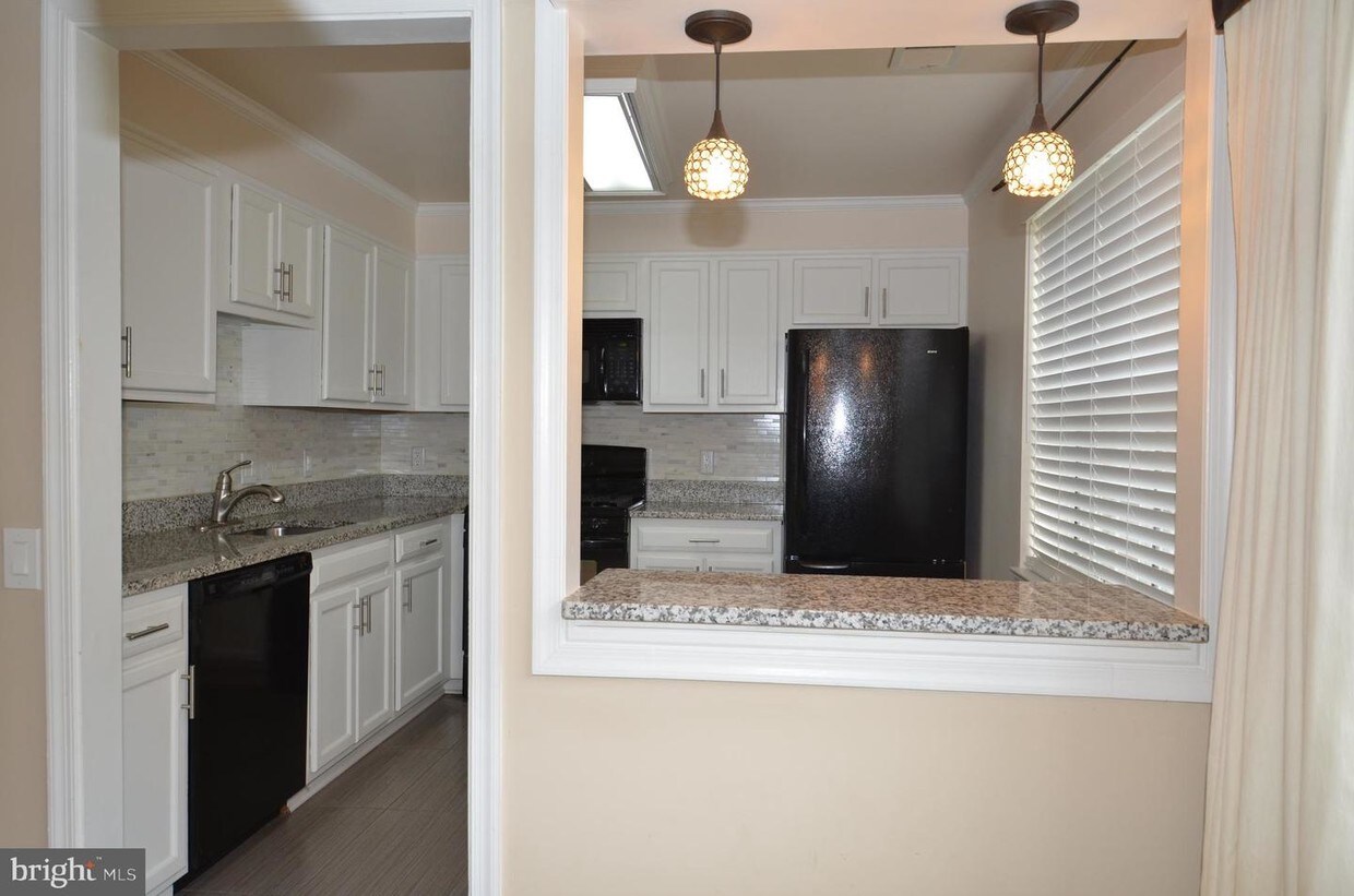 8246 Catbird Cir Unit 8246A 101, Lorton, VA 22079 Condo for Rent in
