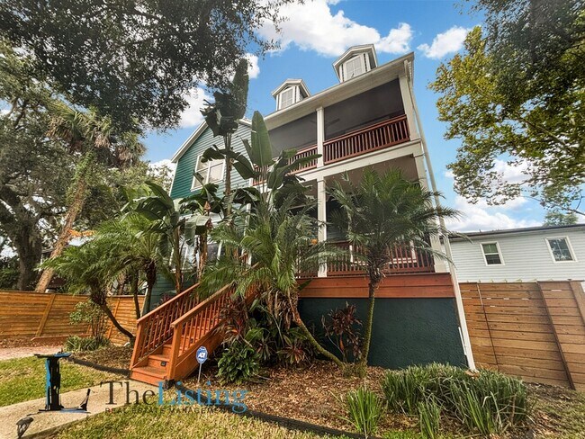 Foto del edificio - 827 Meridale Ave