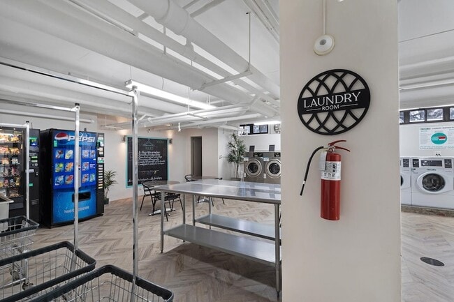 Foto del edificio - 225 St Pauls Ave