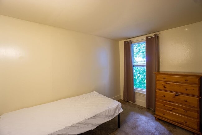 Building Photo - 113 Comstock Pl