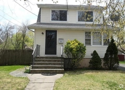 Building Photo - 74 Carnation St