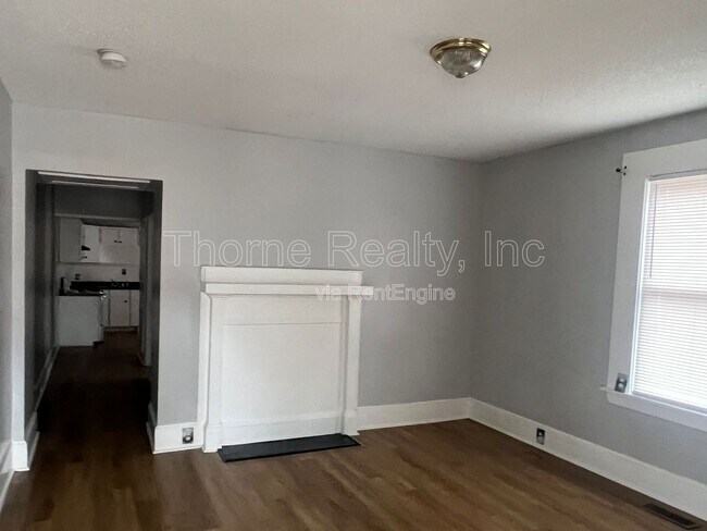 Foto del edificio - 819 Arlington St