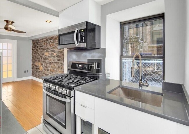 Foto del edificio - W 97TH ST.