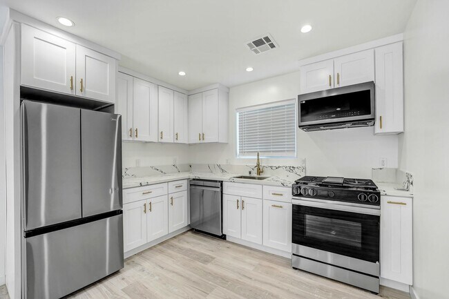 Foto del edificio - 4 Bedroom West Lancaster