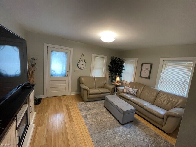 Building Photo - 3 br, 1 bath House - 110 Williams Ave