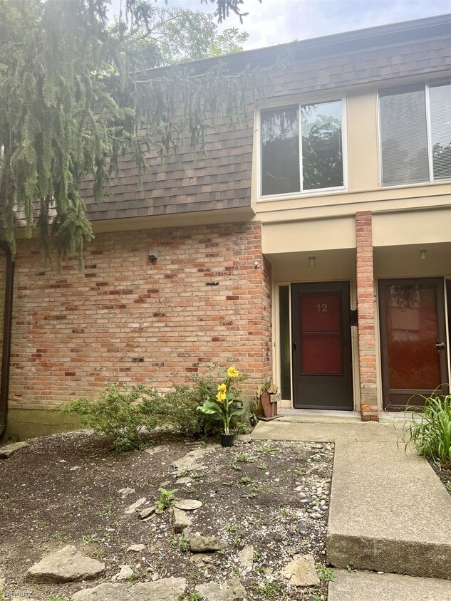 Primary Photo - 3 br, 1.5 bath Condo - 12 Burwood Ct Burwo...