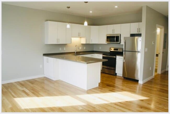 Building Photo - 20 Orleans St