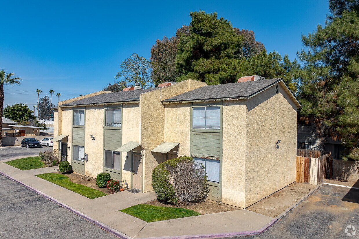 Primary Photo - 3321 Chester Ln