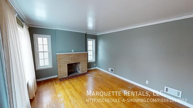 Building Photo - 345 Mesnard St