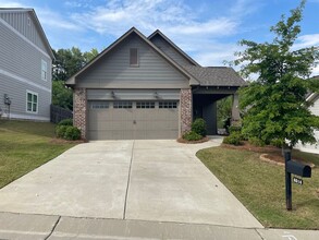 Building Photo - 4014 Valley Manor
