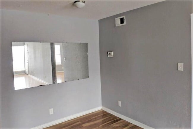 Building Photo - 10202 Forum Park Dr
