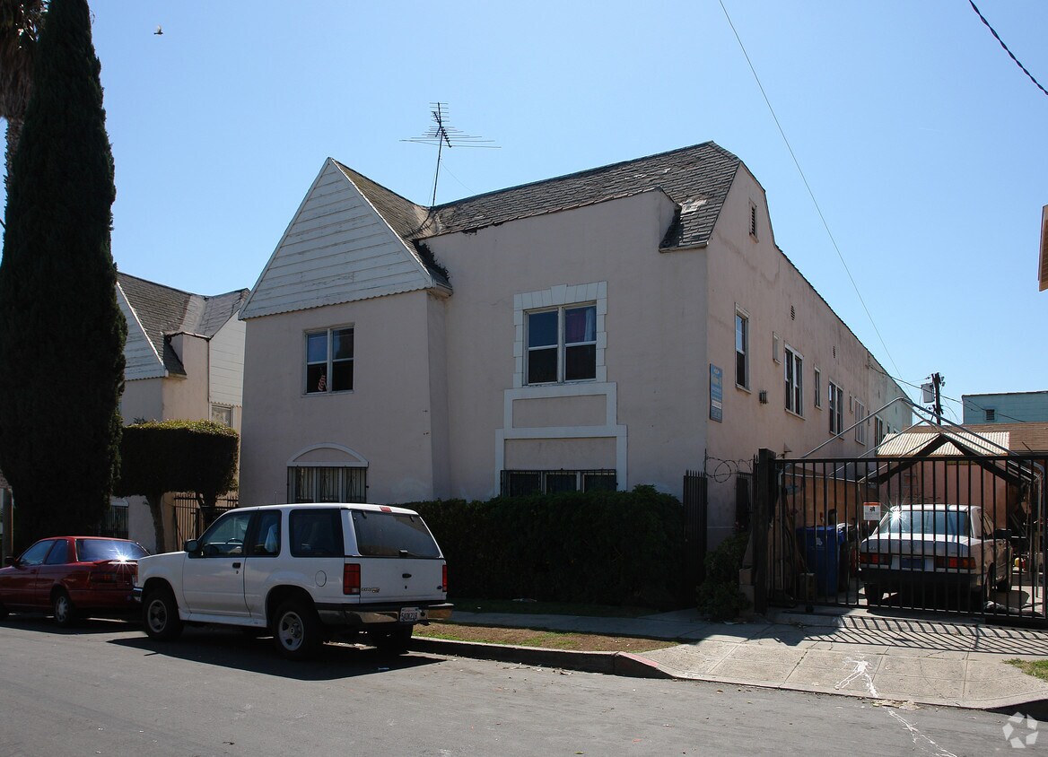 Building Photo - 421-427 N Ardmore Ave