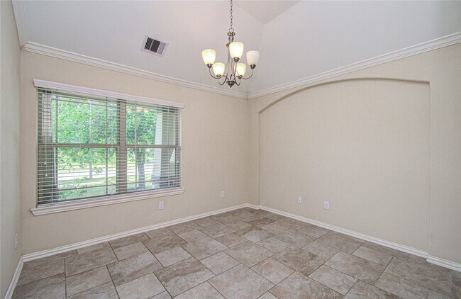 Foto del edificio - 18123 Tall Chestnut St