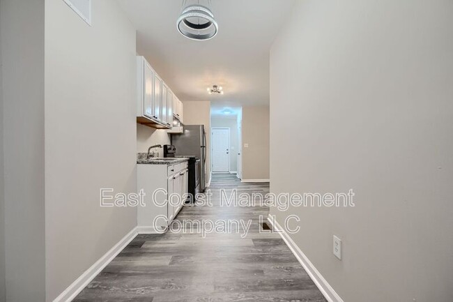 Foto del edificio - 1928 Hollins Ave