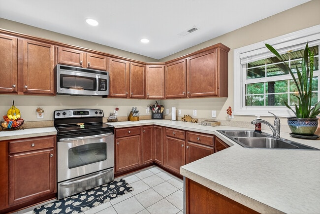 Building Photo - 307 Brunswick Dr