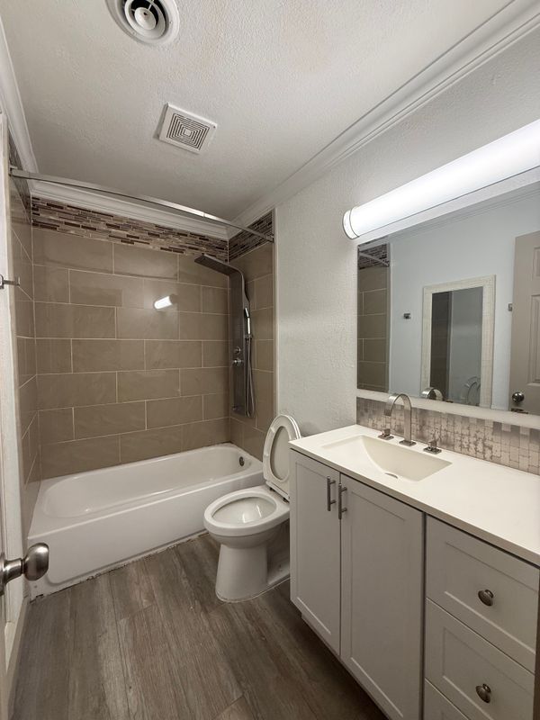 Foto del edificio - 7952 Leonora St