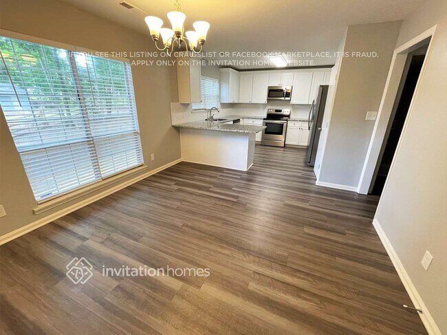 Foto del edificio - 7500 Little Fox Ln
