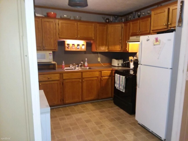 Building Photo - 4 br, 1.5 bath House - 105 S Ottawa St