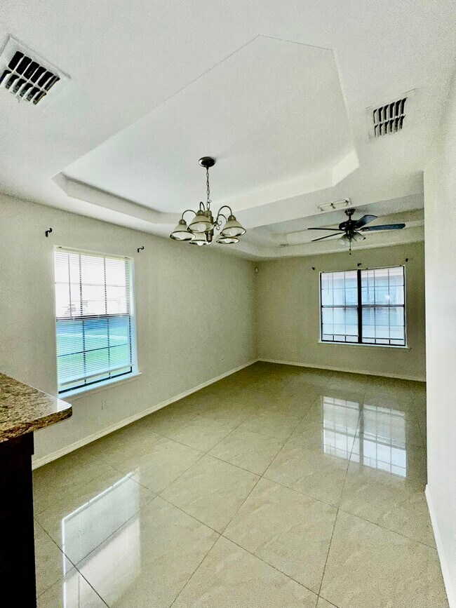 Foto del edificio - 207 S Ridge Ln