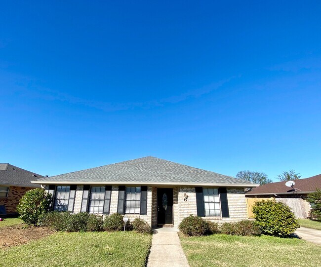 6 Caddo Ct, Kenner, LA 70065 House Rental in Kenner, LA