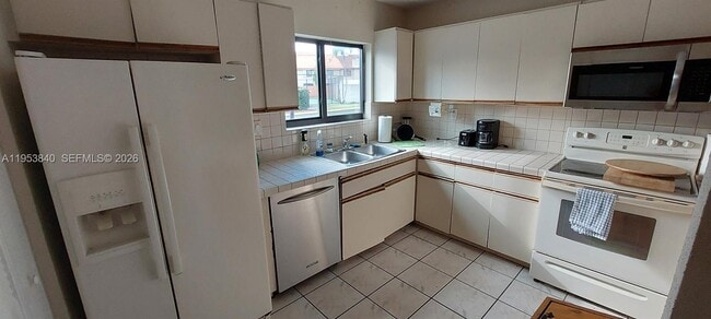 Foto del edificio - 19525 Cypress Ct E