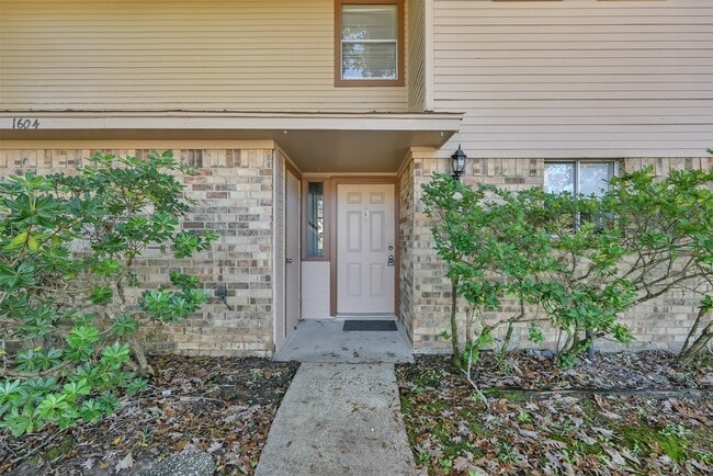 Foto del edificio - 1604 Hazelwood St