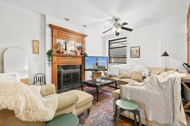 Photo - 65 W 70th St Apartment