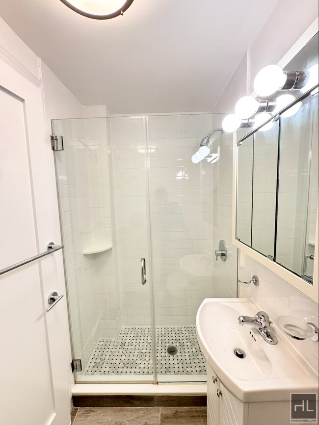 Foto del edificio - East 65th Street | Pet-Friendly Lenox Hill...