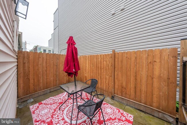 Foto del edificio - 2205 Emerald St