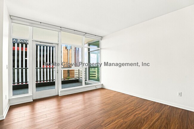 Building Photo - 400 W Ocean Blvd