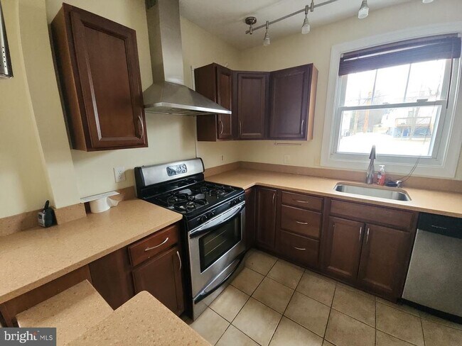 Foto del edificio - 2804 Christopher Ave