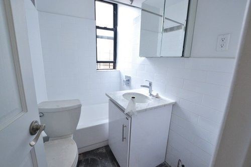 Building Photo - 432 Suydam St