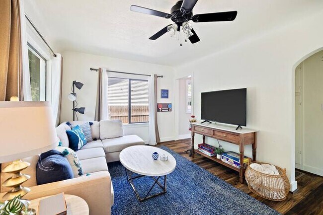 Building Photo - 1202 C St