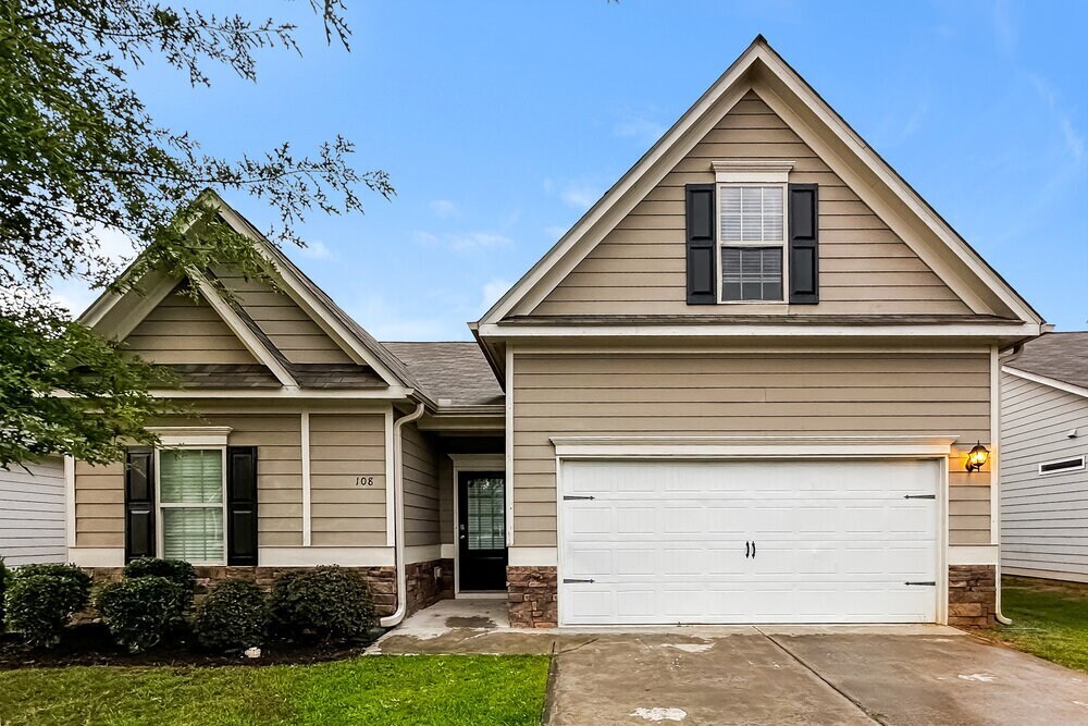 Foto principal - 108 Thomaston St