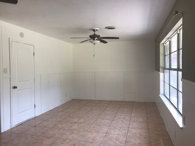 Building Photo - 4106 Kevin Dr