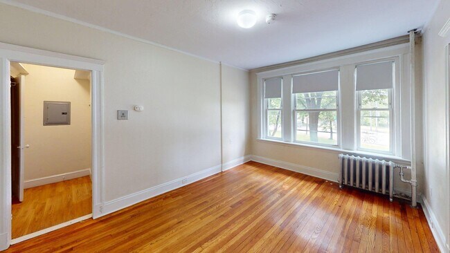 Building Photo - 1184 Boylston St