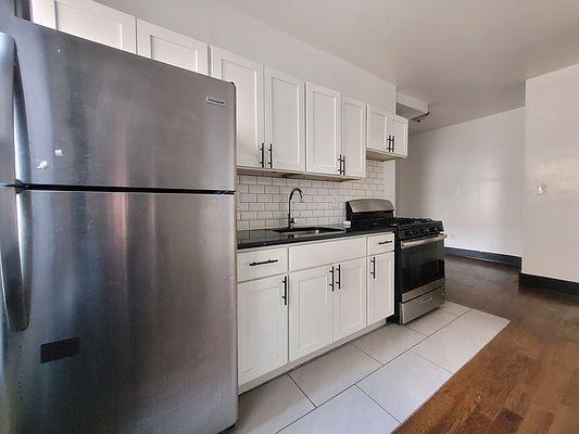 Foto del edificio - 2 bedroom in Bronx NY 10452