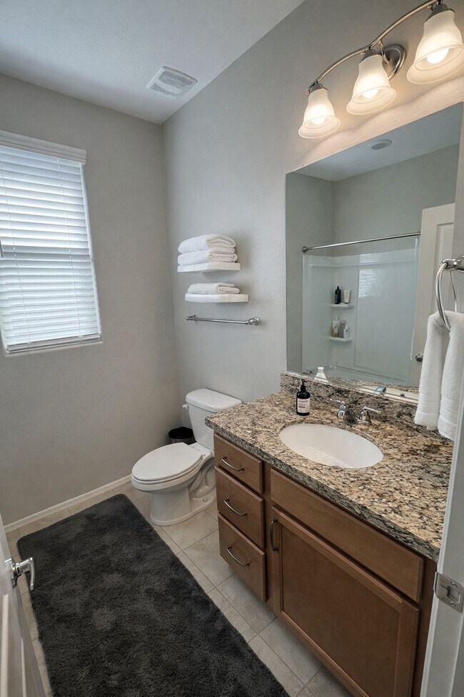 Foto del edificio - 5826 N 194th Ln