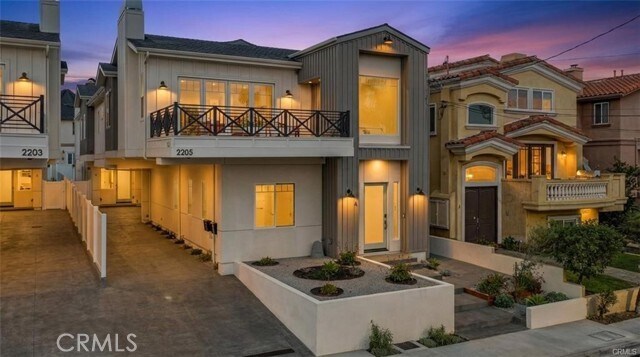 Building Photo - 2205 Marshallfield Ln