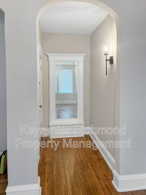 Building Photo - 1 N Allen Ave