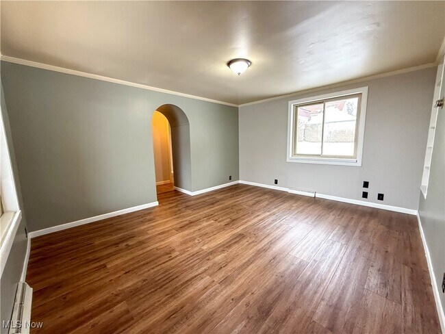 Foto del edificio - 1635 Goodyear Blvd