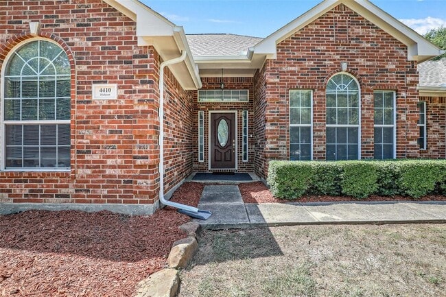 Building Photo - 4410 W Dickson Ln