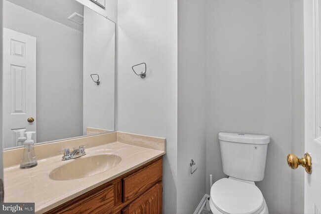 Building Photo - 8408 Millwood Dr