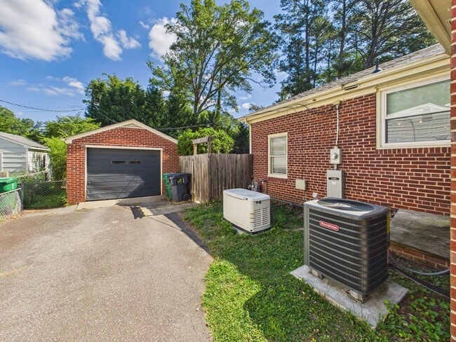 Building Photo - 8808 Michaux Ln