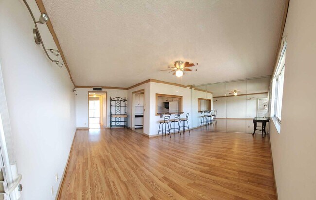 Building Photo - 700 Village Green Ct