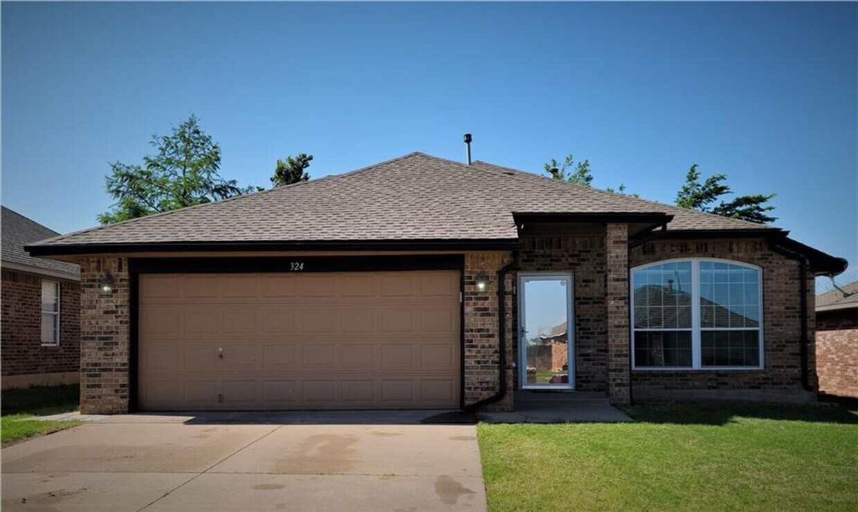 Primary Photo - 4 Bedroom Home in Moore