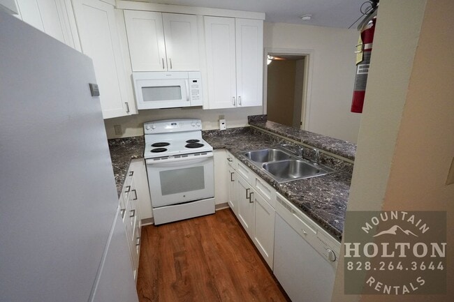 Photo - 200 Pilgrams Way, Unit 21 Apartment