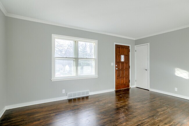 Foto del edificio - 3414 Forest Lawn Ave