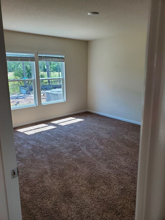 Building Photo - Welcome to this beautiful 3-bedroom, 2-bat...