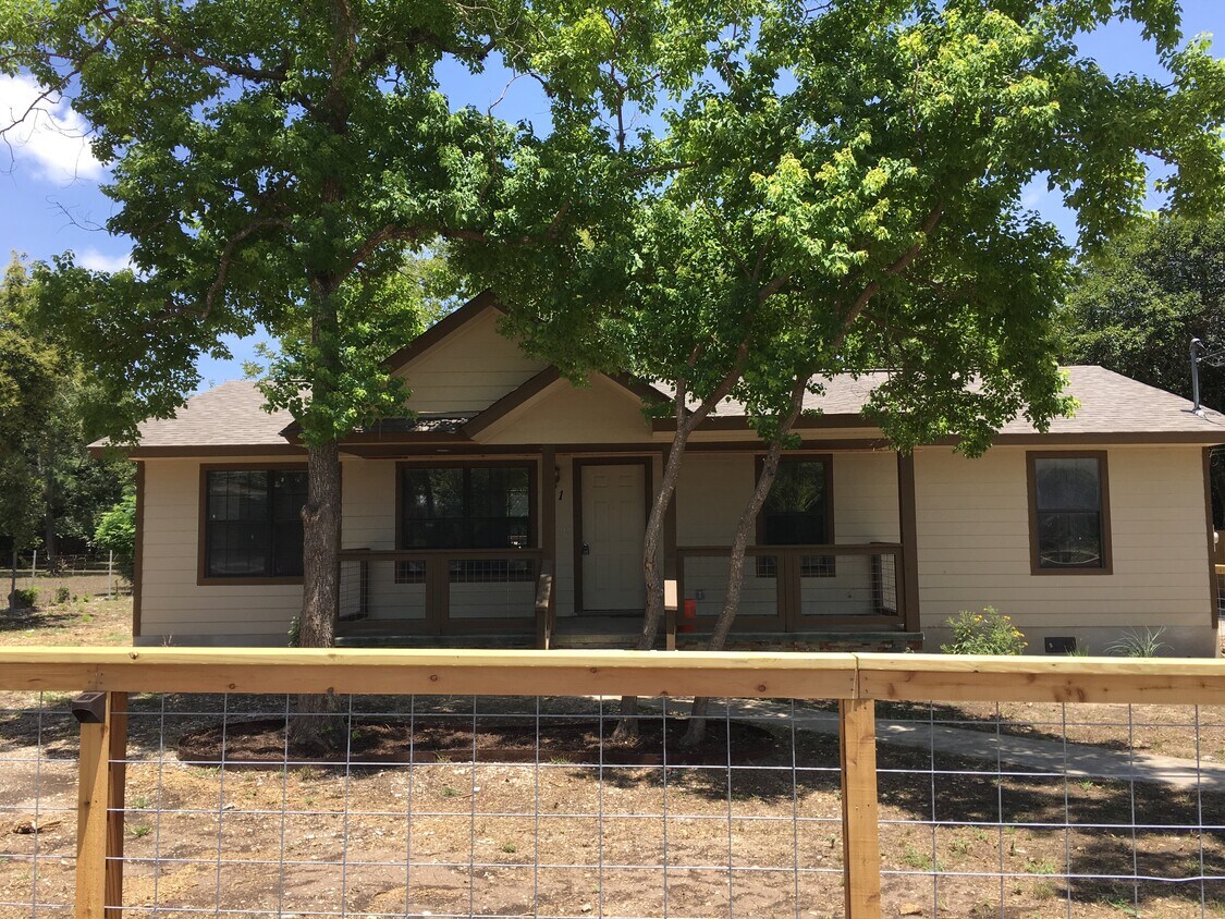 111 N Plant Ave, Boerne, TX 78006 House Rental in Boerne, TX